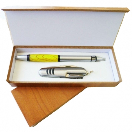 Scatola Di Legno Con Accessori
