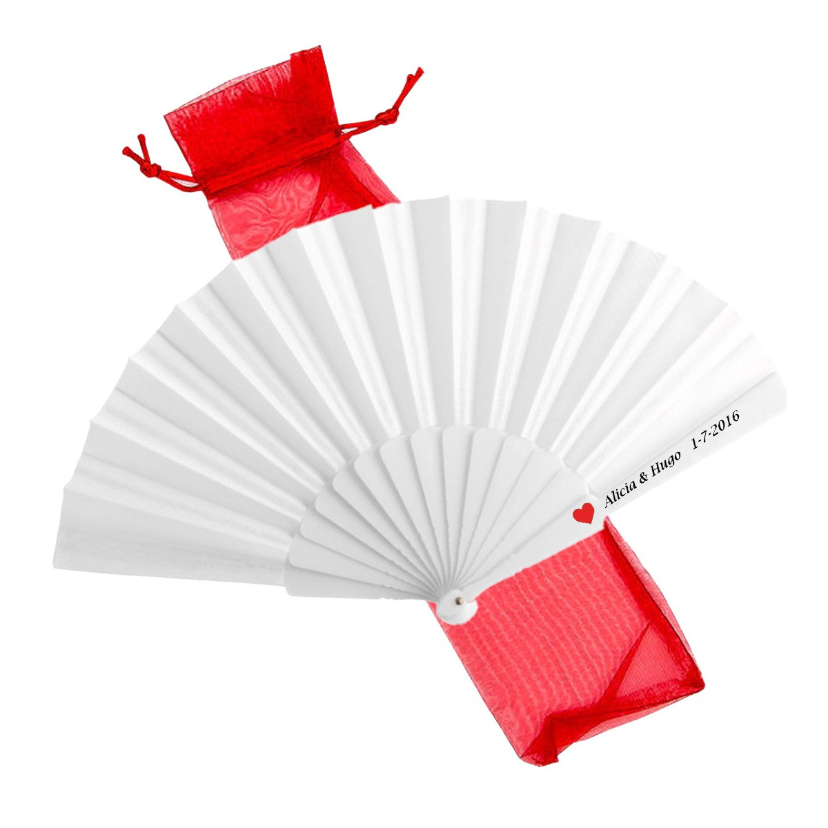 Ventaglio bianco personalizzato con adesivo a forma di cuore presentato in una borsa di organza rossa