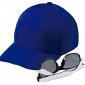 Cappellino blu scuro con occhiali