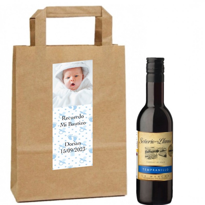 Vino personalizzato con foto e testo per il battesimo di un bambino