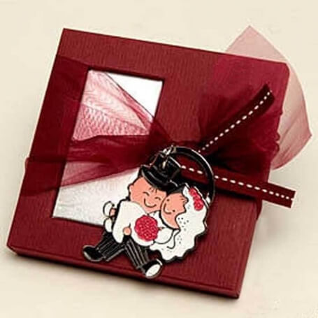 Portachiavi da regalare come regalo di nozze