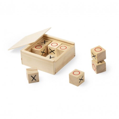 Gioco del tris in una scatola di legno, personalizzato con un adesivo con il nome. Te lo meriti.