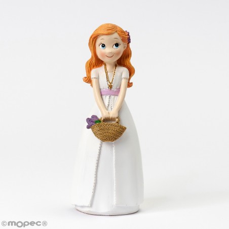 Figura di torta bambina comunione con cesto di fiori