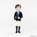 Figura di torta comunione bambino moro con pantaloni corti