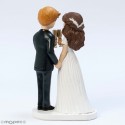 Figura di torta matrimonio sposi che brindano