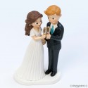 Figura di torta matrimonio sposi che brindano