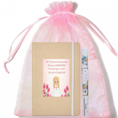 Libretto personalizzato con nome dell'invitata e penna in borsa di organza