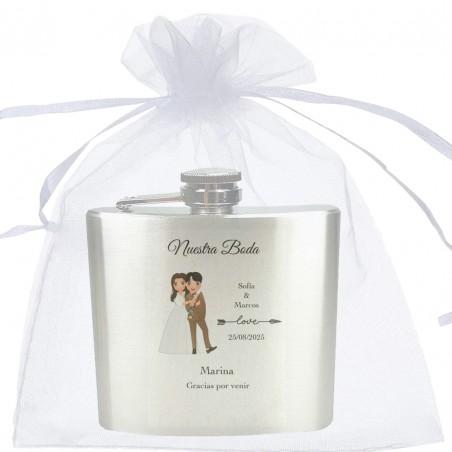 Flaconcino con nome dell'invitato, nome degli sposi, data e frase presentata in borsa di organza bianca personalizzata