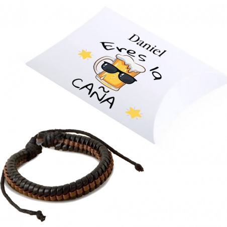 Bracciale intrecciato con nome dell'ospite su adesivo personalizzato e scatola regalo