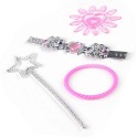 Bacchetta, bracciali e unghie. Set di accessori di bellezza per bambine