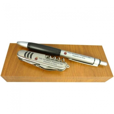 Coltello e penna personalizzati in scatola di legno per Natale