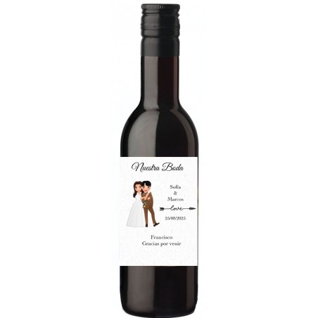Vino personalizzato con il nome dell'invitato e degli sposi, presentato in una borsa con dedica