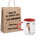 Tazza personalizzata da matrimonio con manico a forma di cuore presentata in busta kraft