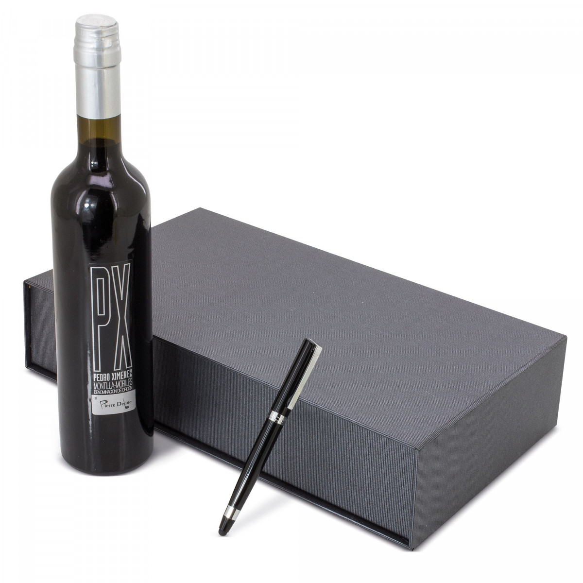 Bottiglia di vino Pedro Ximenez con penna nera Pierre Cardin presentata in un astuccio