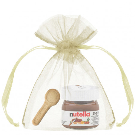 Barattolo di Nutella con cucchiaio per biscotti in un sacchetto di organza e personalizzato con un adesivo per matrimonio.