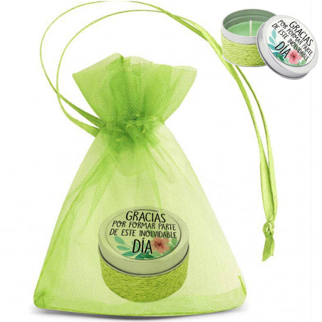 Candela aromatica in scatola di latta personalizzata con adesivo e presentata in un sacchetto di organza