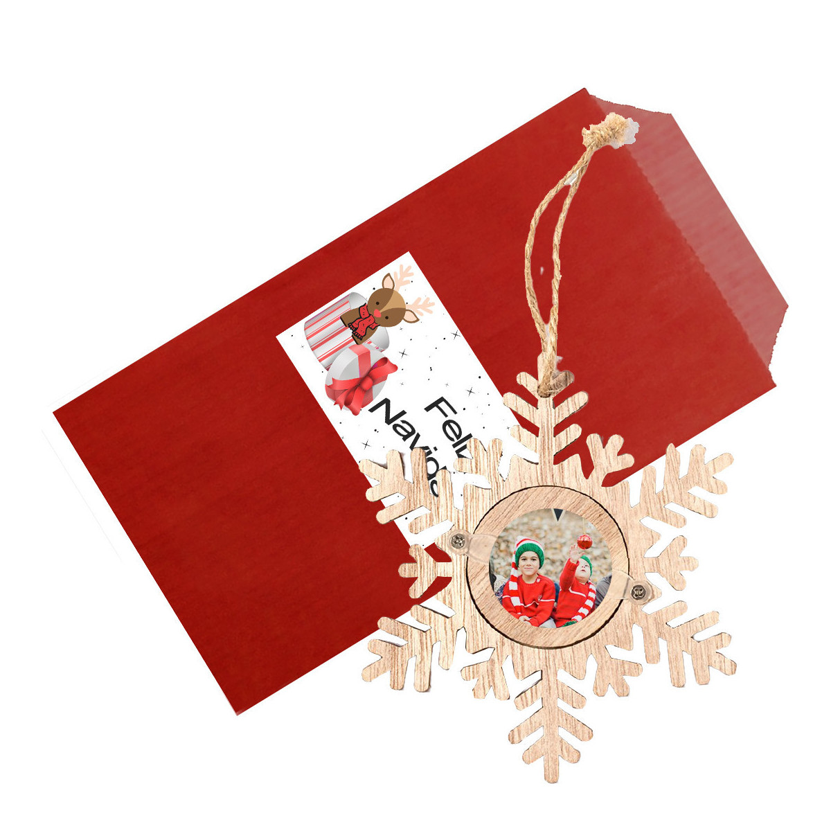 Ciondolo natalizio con foto a forma di fiocco di neve presentato in una busta regalo rossa e adesivo per natale