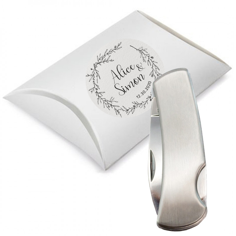 Coltellino tascabile in acciaio inossidabile color argento, confezionato in una confezione regalo con adesivo personalizzato.