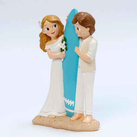Figura pastello matrimonio sulla spiaggia con tavola da surf