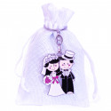 Portachiavi per sposi presentato in un sacchetto di tessuto rustico bianco