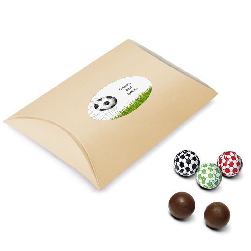 Palline di cioccolato ripiene presentate in una scatola di cartone personalizzata