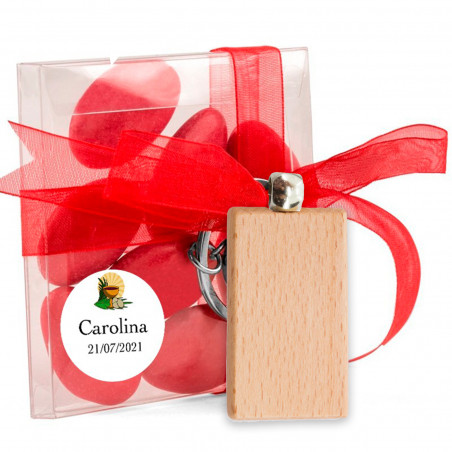 Portachiavi in legno con confettini di cioccolato in scatola dettaglio prima comunione