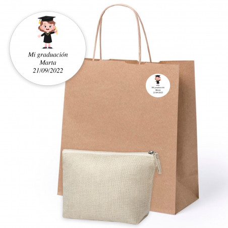 Necessaire in busta kraft con adesivo personalizzato per dettagli laurea ragazza