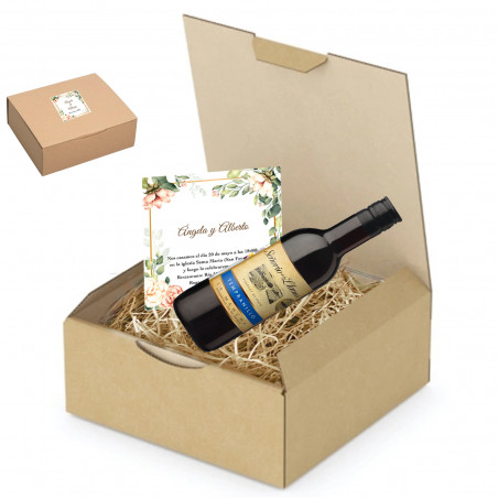 Bottiglia di vino con biglietto personalizzato in scatola di presentazione