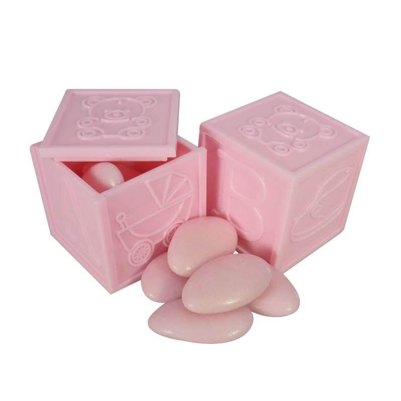 Scatola con motivi per bambini riempita di confetti