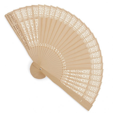 Ventaglio in legno in un sacchetto di organza con bigliettino personalizzato da appendere come bomboniera per matrimonio.