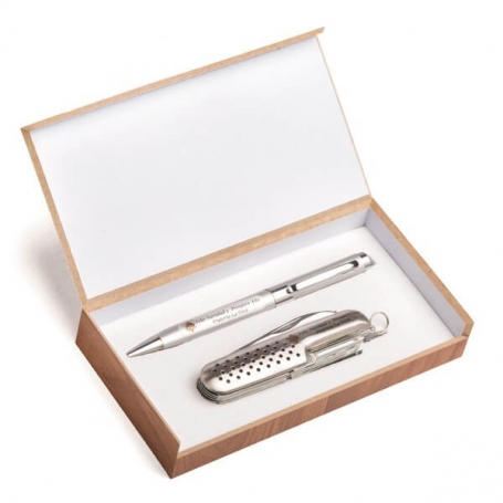 Coltello e penna personalizzati in scatola di legno per regali aziendali a Natale