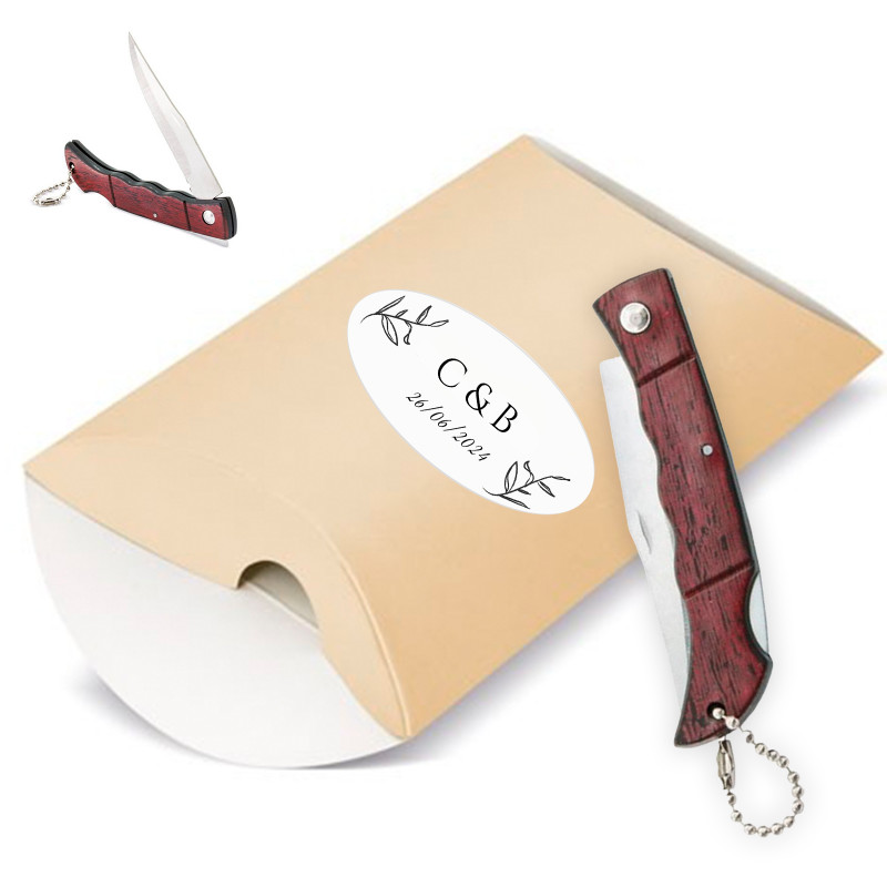 Coltellino tascabile in scatola kraft con adesivo iniziale personalizzato per i dettagli