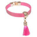 Braccialetto rosa con pompon in sacchetto di stoffa con adesivo personalizzato per battesimi