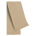Sciarpa e cappello beige da regalare a una donna per Natale