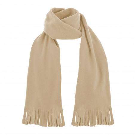 Sciarpa e cappello beige da regalare a una donna per Natale