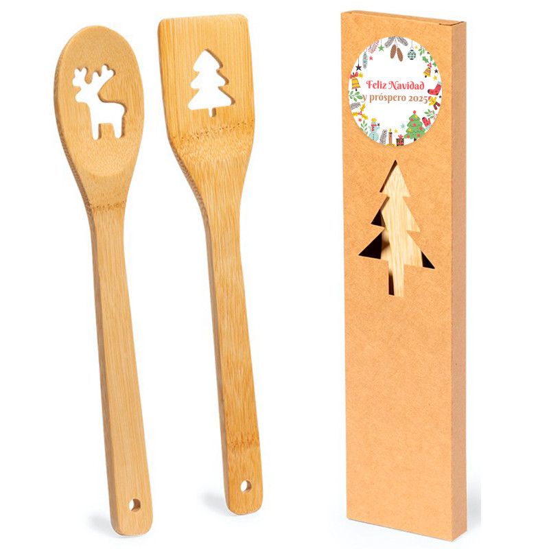 Cucchiaio e spatola in bambù con decorazioni natalizie presentati in confezione natalizia con adesivo personalizzabile per