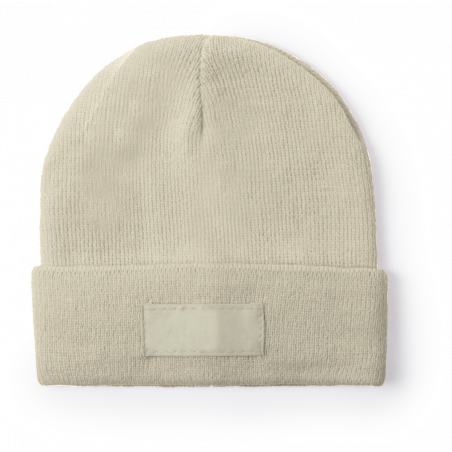 Sciarpa e cappello beige da regalare a una donna per Natale