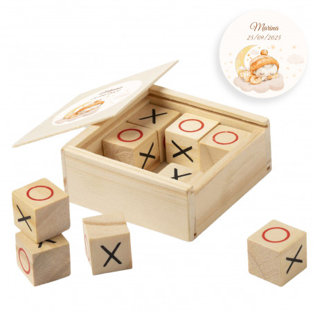 Gioco del tris in legno in scatola con adesivo personalizzato per battesimo