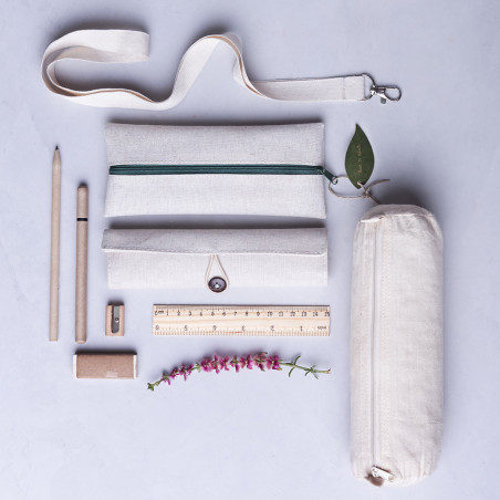 Astuccio con articoli scolastici