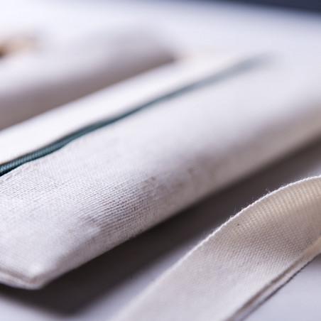 Astuccio con articoli scolastici
