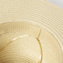 Cappello a Tesa Larga Eleganza e Protezione