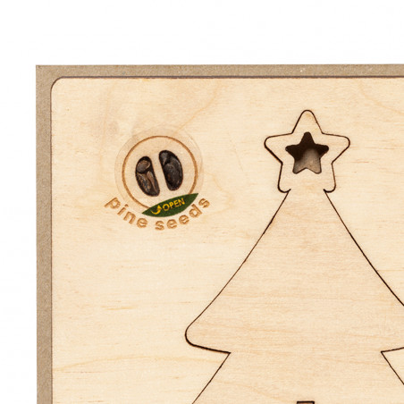 Cartolina natalizia con lavoretto a forma di albero di Natale