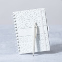 Quaderno piccolo con spirale copertina rigida e penna a sfera