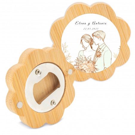 Apribottiglie in legno a forma di fiore con adesivo romantico per gli sposi da regalare come bomboniere per il matrimonio