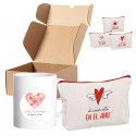 Tazza personalizzata e romantico beauty case in una scatola per i dettagli
