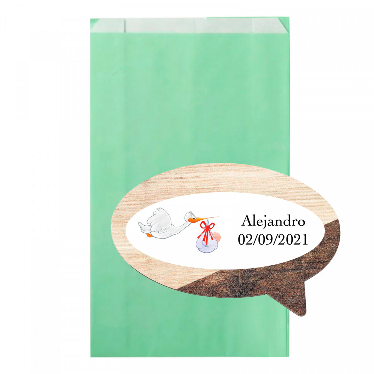 Magnete in legno con adesivo personalizzato su busta per dettagli battesimo