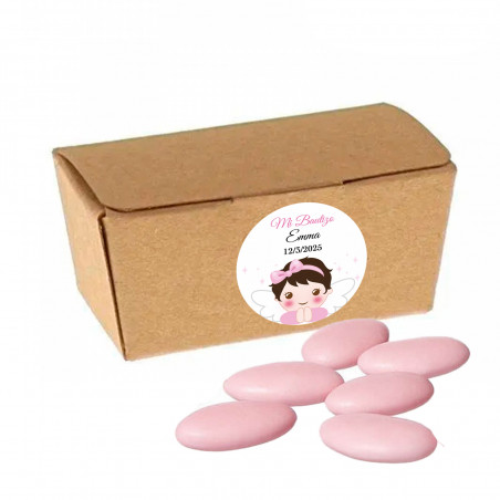 Confetti di cioccolato rosa in scatola di cartone kraft con adesivo personalizzabile per il battesimo di una bambina