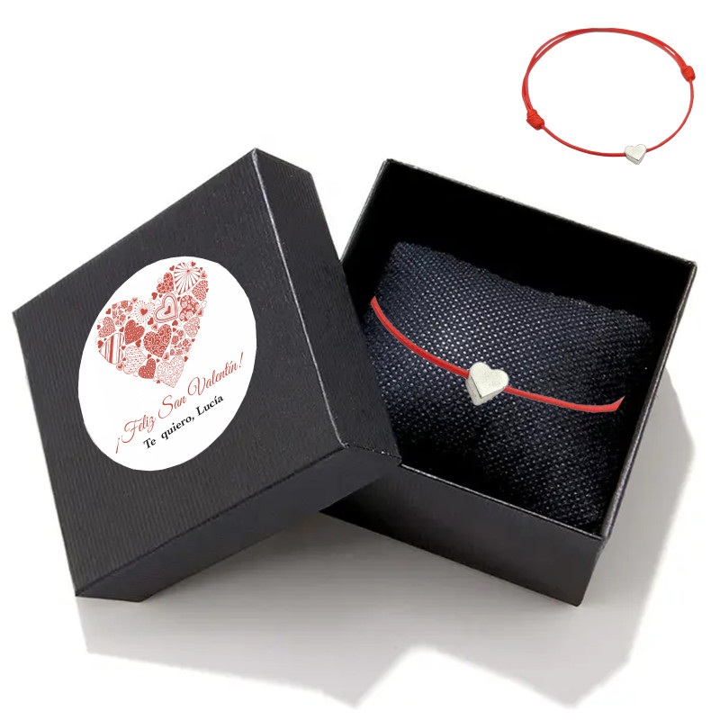 Bracciale di filo rosso con ciondolo a forma di cuore in scatola regalo personalizzata per San Valentino