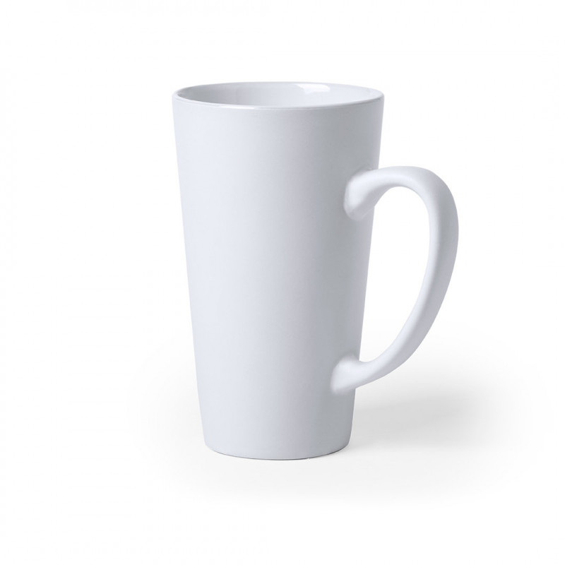 Tazza in ceramica dalla forma allungata con maxi manico