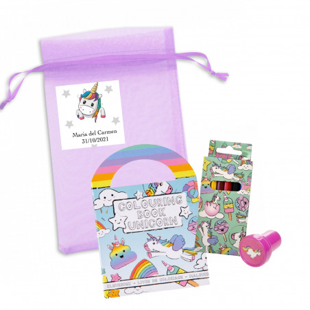 Libro da colorare con adesivi, scatola di matite e timbro di unicorno in borsa di organza con adesivo per un dettaglio infantile